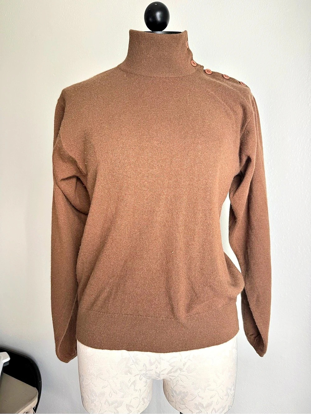 Vintage Gloria Sachs Brown 100% Scottish Cashmere Sweater Button Shoulder Medium